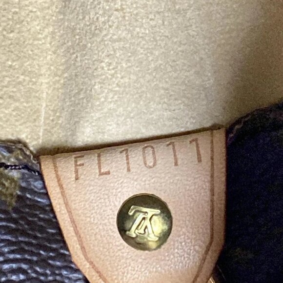 LOUIS VUITTON Luco Monogram Tote Bag Monogram Canvas 578-080425 - Picture 12 of 14